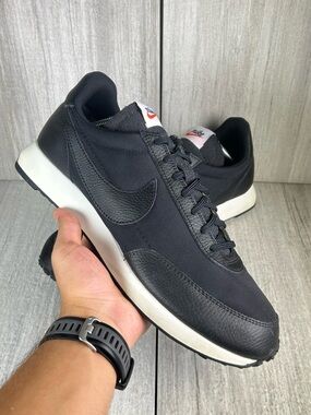WORN 1X Nike Air Tailwind 90 Waffle Retro Black Athletic Sneaker Mens Size 10.5